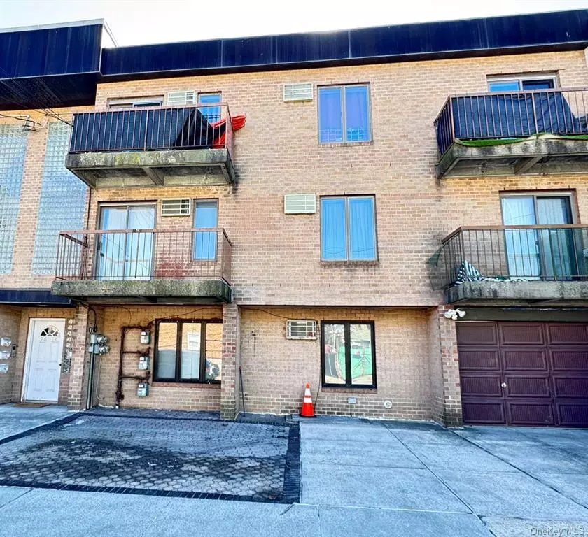 Middle Village, NY 11379,76-14 69th RD