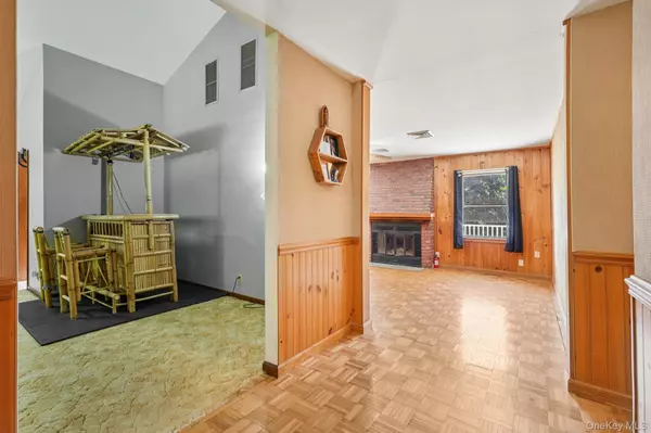 Pawling, NY 12564,10 Rebecca DR