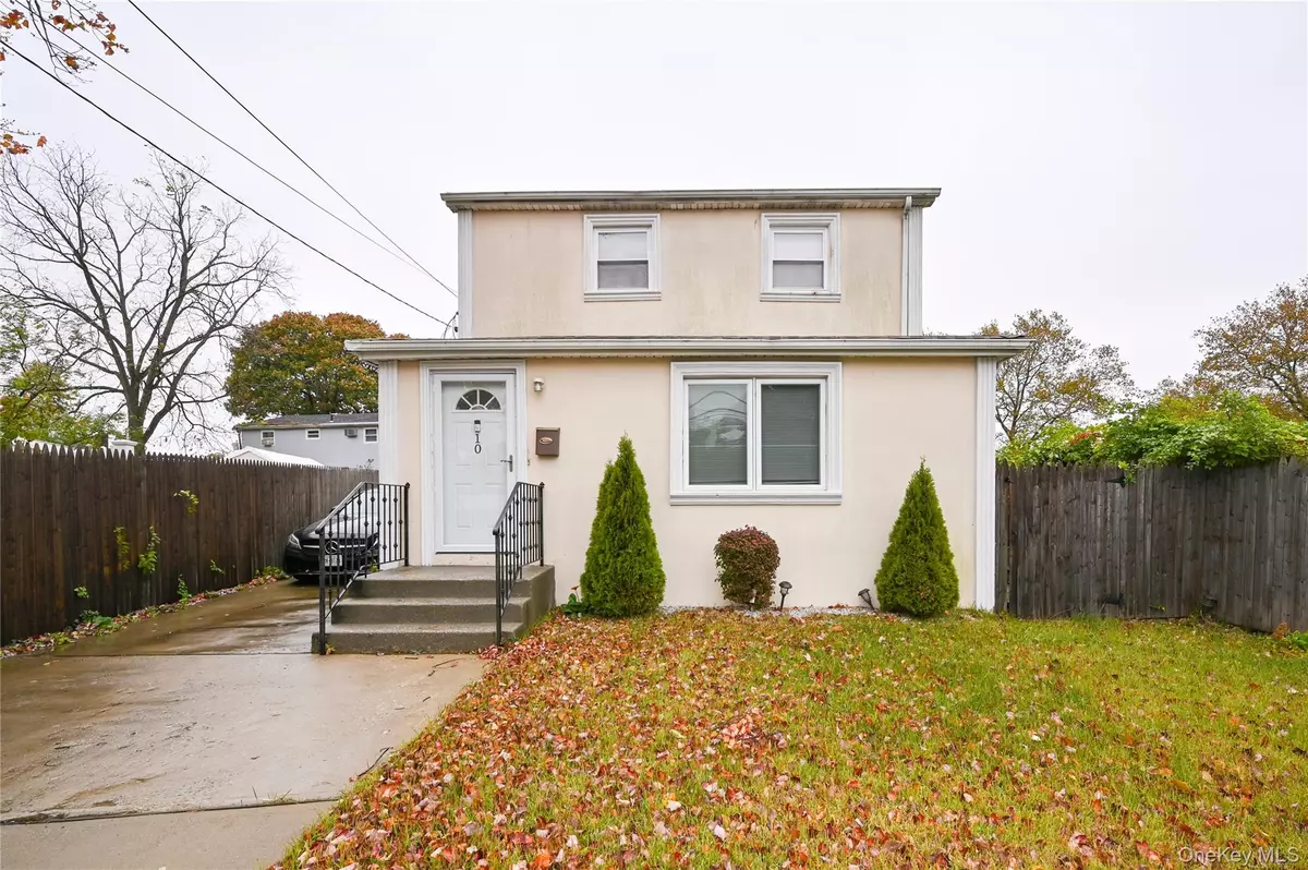 West Hempstead, NY 11552,10 Pinebrook AVE