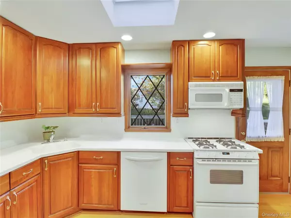 New City, NY 10956,12 Fernwood DR