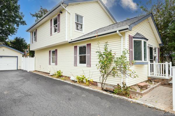 Huntington Station, NY 11746,95 E Pulaski RD