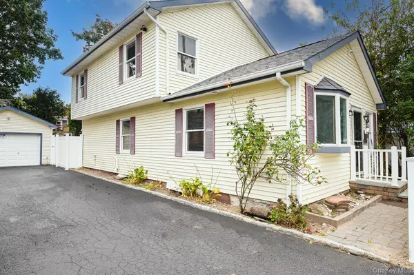 Huntington Station, NY 11746,95 E Pulaski RD