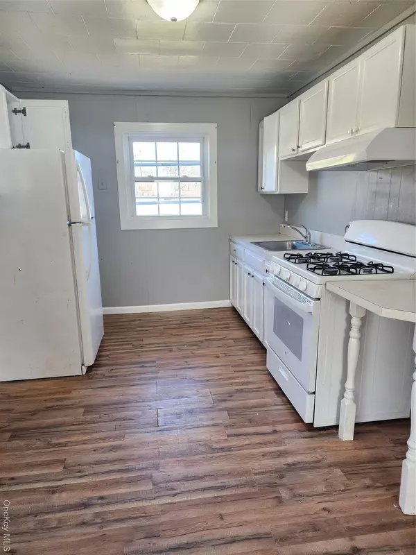 Flanders, NY 11901,184 Priscilla AVE