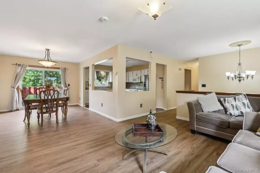 76 Creamery DR, New Windsor, NY 12553