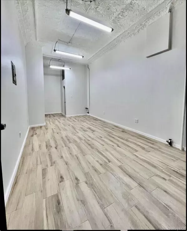 Astoria, NY 11102,14-34 Astoria BLVD