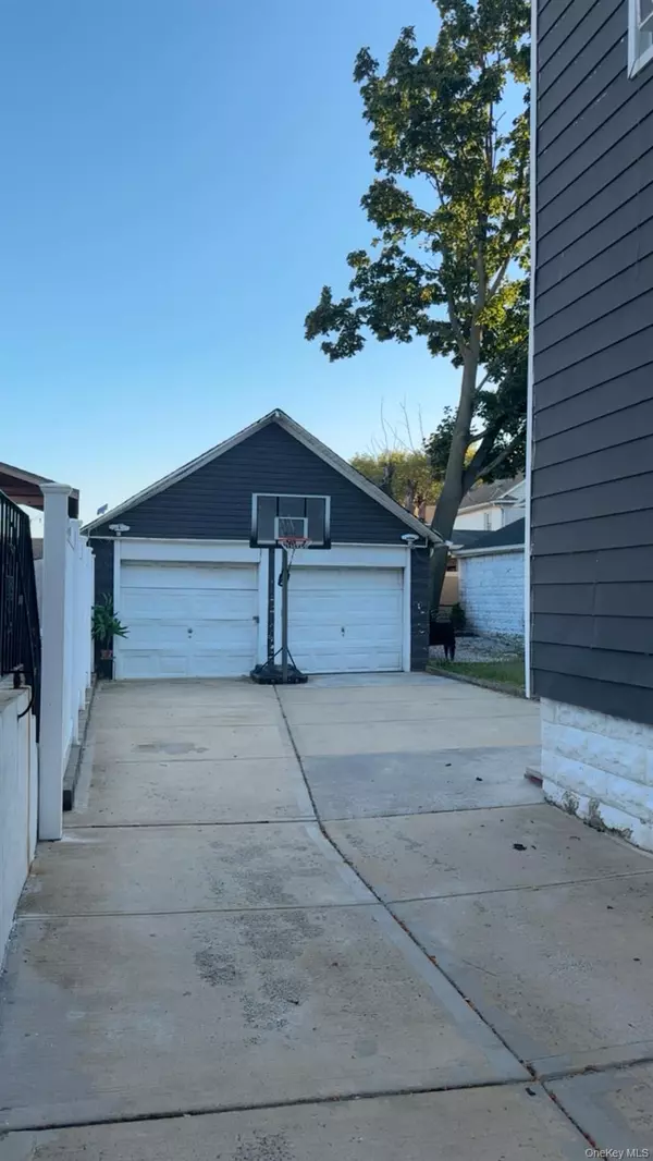 South Ozone Park, NY 11420,13410 Sutter AVE