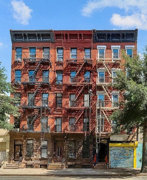New York (manhattan), NY 10026,303 W 116th ST
