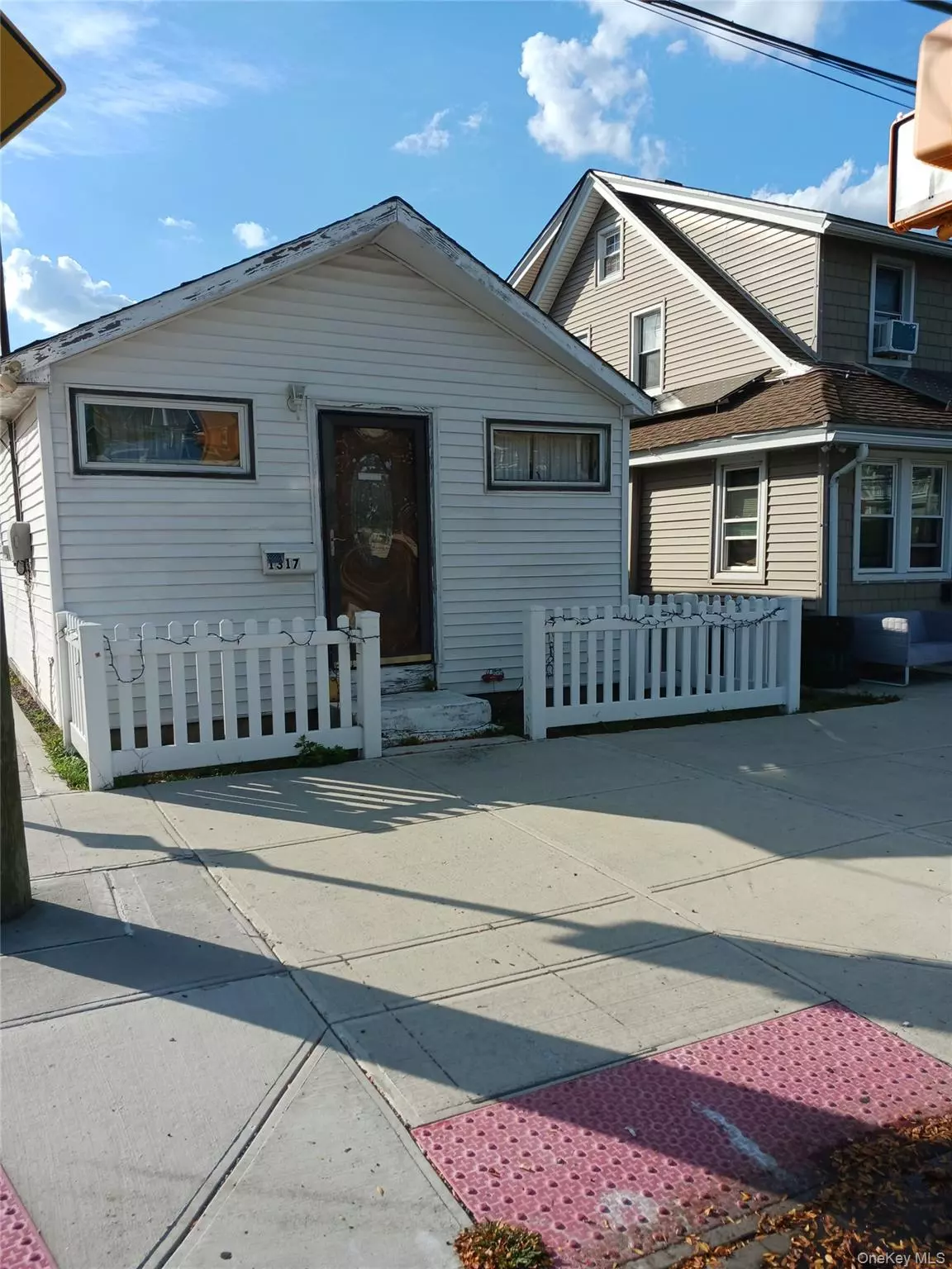 Broad Channel, NY 11693,1317 Cross Bay BLVD