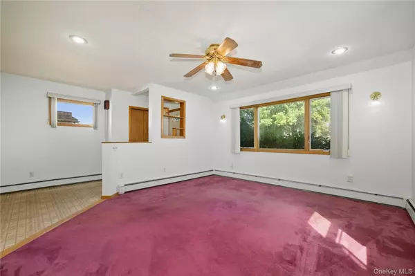 Merrick, NY 11566,96 Beach DR