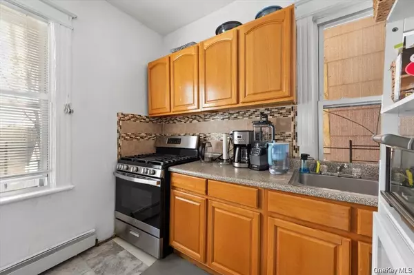 Yonkers, NY 10703,22 Jones Place #1st Flr