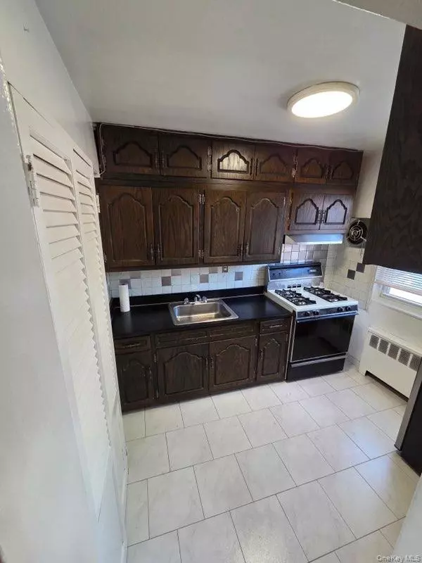 Howard Beach, NY 11414,155-14 84th ST #2R