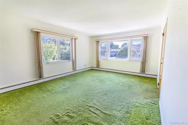 East Islip, NY 11730,219 Jericho ST