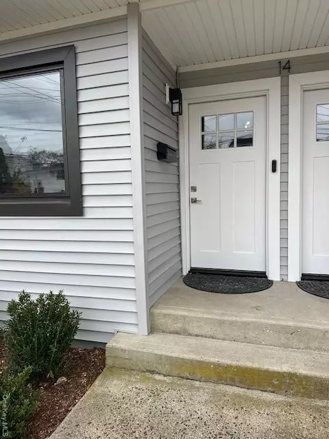 Port Washington, NY 11050,14 Pequot AVE #A