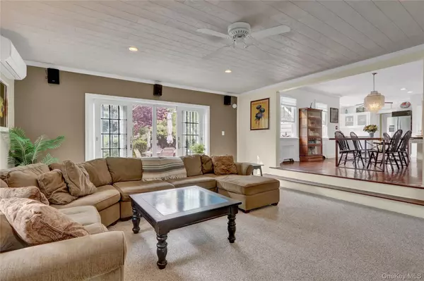 Massapequa, NY 11758,102 Shinnecock AVE