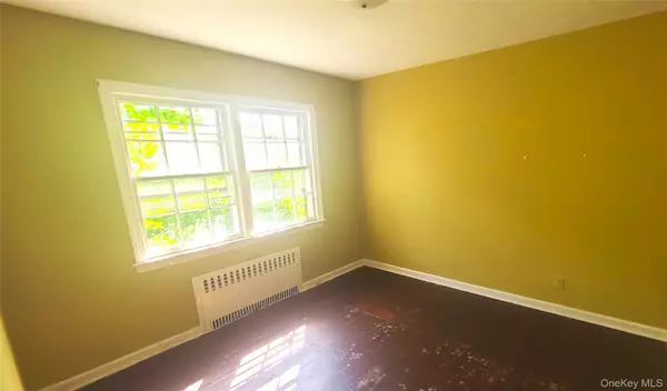 Freeport, NY 11520,523 Archer ST