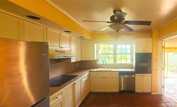 Freeport, NY 11520,523 Archer ST