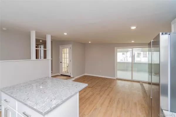 Kingston, NY 12401,108 John ST