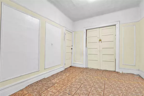 Bronx, NY 10456,364 E 169 ST