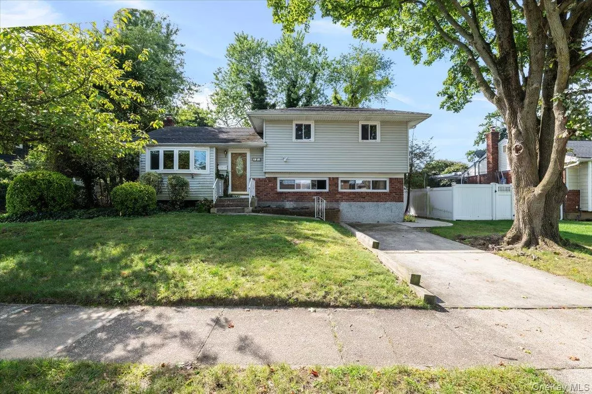 Plainview, NY 11803,15 Alma LN