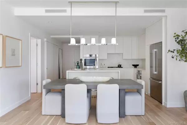 Long Beach, NY 11561,140 Boardwalk #PH6 B