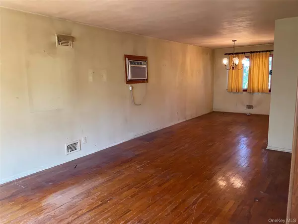 Yonkers, NY 10703,4 Gerri LN