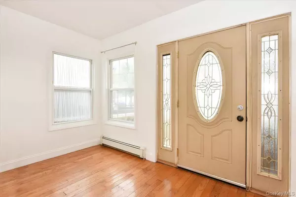 Hillcrest (queens), NY 11432,8135 166th ST