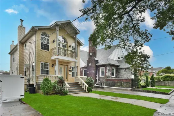 Hillcrest (queens), NY 11432,8135 166th ST