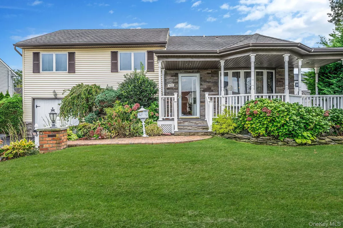 Wantagh, NY 11793,3676 Regent LN