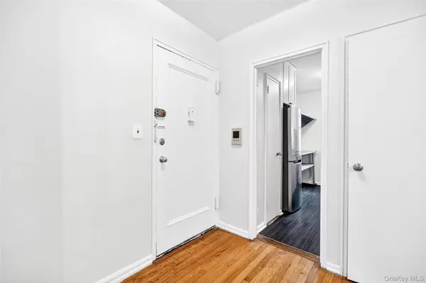 Bronxville, NY 10708,770 Bronx River RD #A36