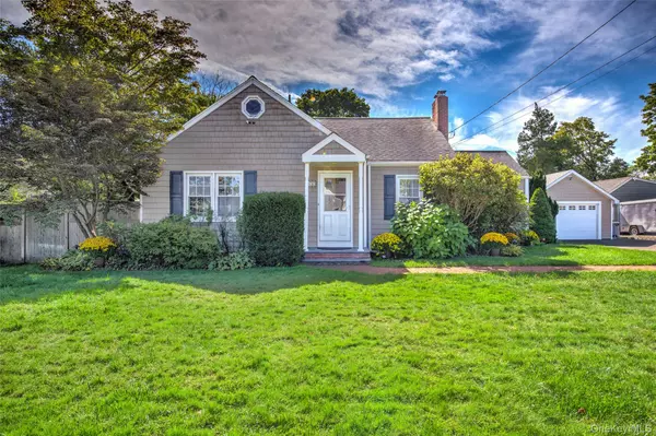 60 Everett ST, Patchogue, NY 11772