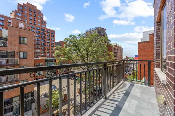 Flushing, NY 11355,13225 41st AVE #3A