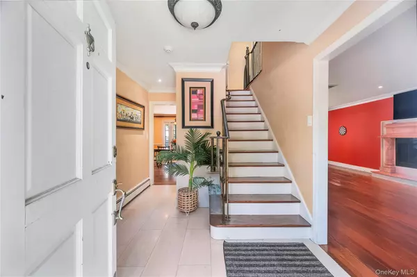 Syosset, NY 11791,257 Berry Hill RD