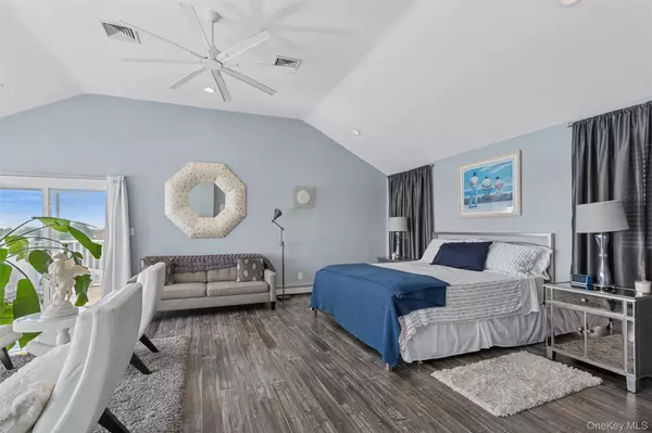 Island Park, NY 11558,210 Saratoga BLVD