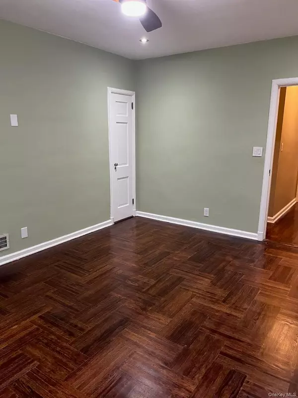 Bronx, NY 10472,1270 Whiteplains RD #2