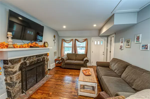 Kings Park, NY 11754,130 Alder DR