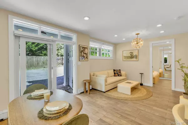 Huntington, NY 11743,14 Crossman PL