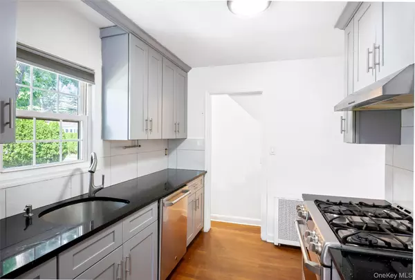 New Hyde Park, NY 11040,1218 Terrace BLVD