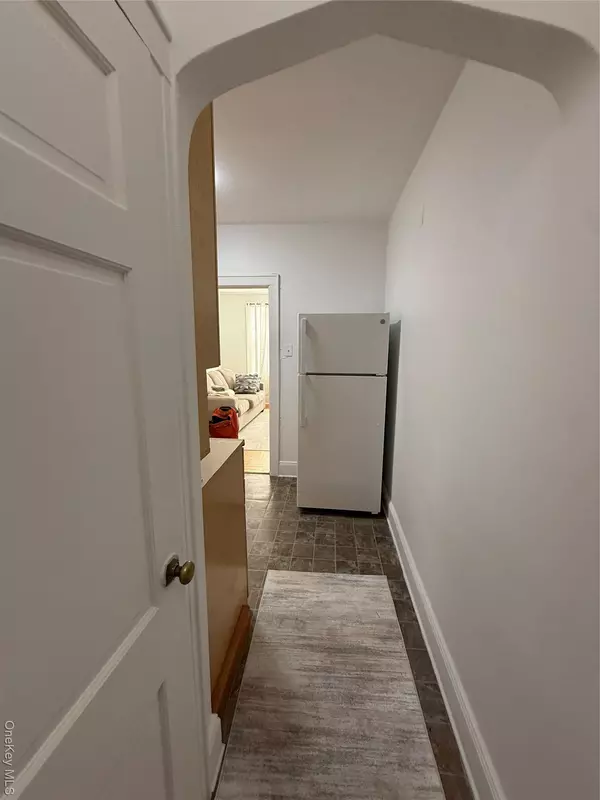 Glendale, NY 11385,7734 74th ST