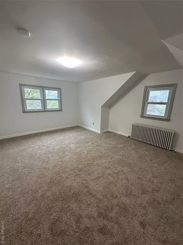 Lindenhurst, NY 11757,528 N Broome AVE