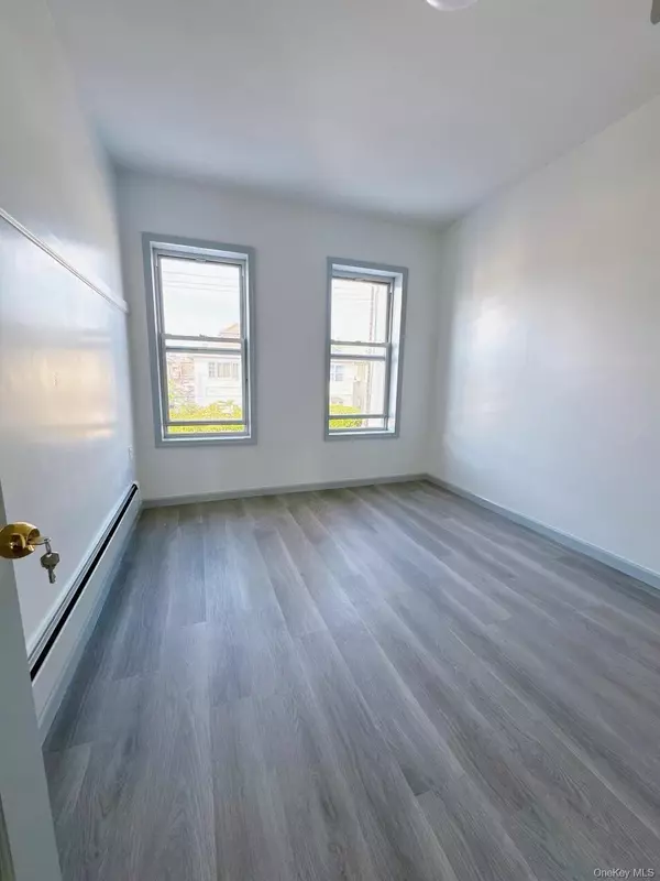 Brooklyn, NY 11228,852 71 ST