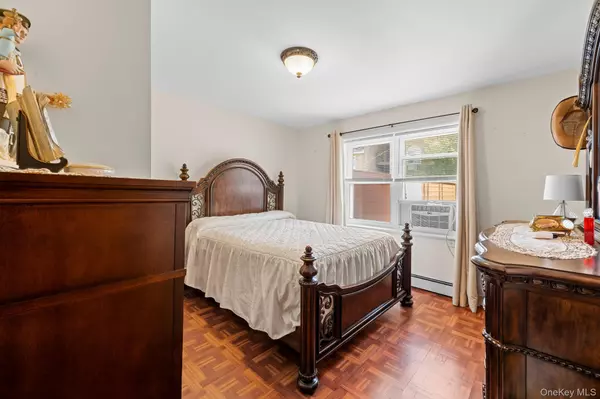 Bronx, NY 10465,1518 Bayview AVE