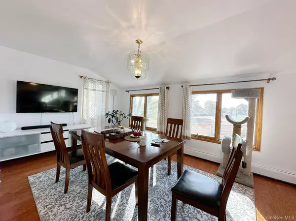 Massapequa, NY 11762,200 Saint Regis DR