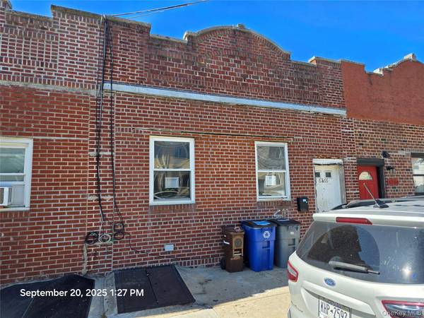 Middle Village, NY 11379,6766 79th ST