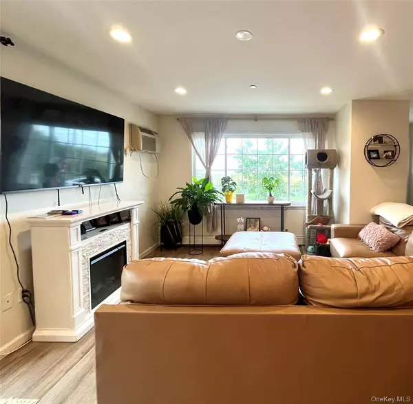 Arverne, NY 11692,6261 Decosta AVE