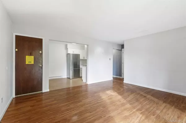 Bedford Hills, NY 10507,51 Haines RD #2T