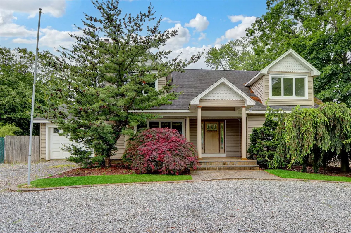 Bohemia, NY 11716,730 Church ST