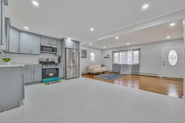 Amityville, NY 11701,52 Cedar RD