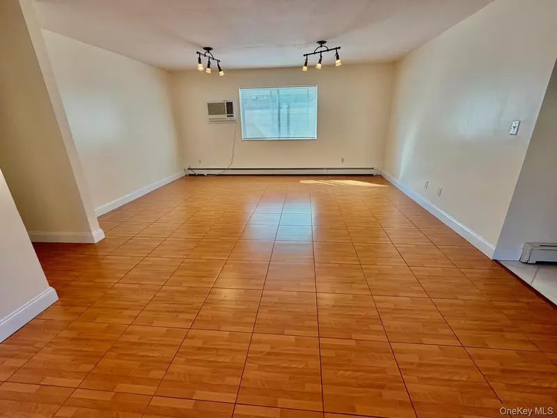 456 E Chester ST, Long Beach, NY 11561