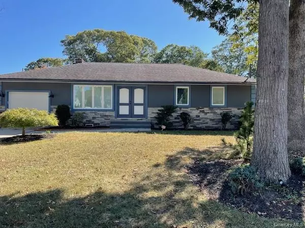 348 Hauser AVE, Holbrook, NY 11741