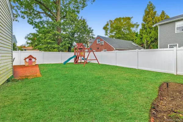 Merrick, NY 11566,1729 Gormley AVE